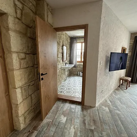 & - Terizis Le Rocher *