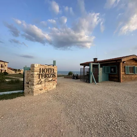 호텔 & - Terizis Le Rocher *