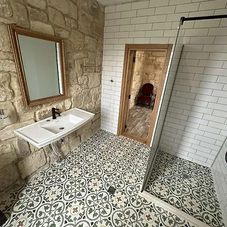 & - Terizis Le Rocher