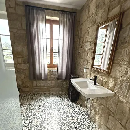 & - Terizis Le Rocher * Bŭlgarevo