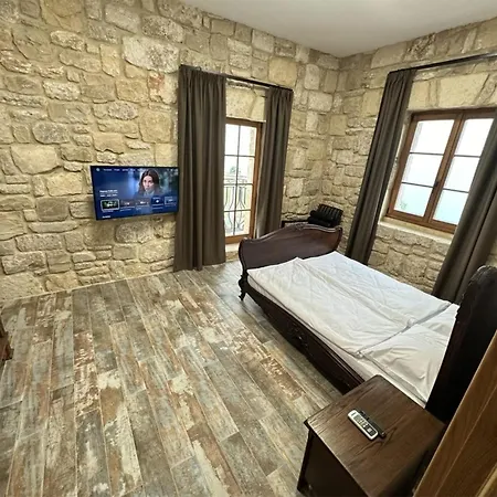 & - Terizis Le Rocher Otel