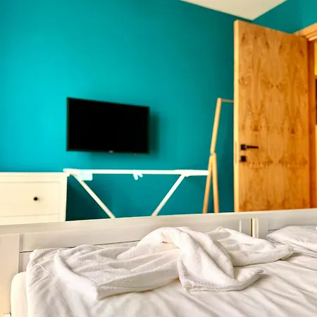 & - Terizis Le Rocher *