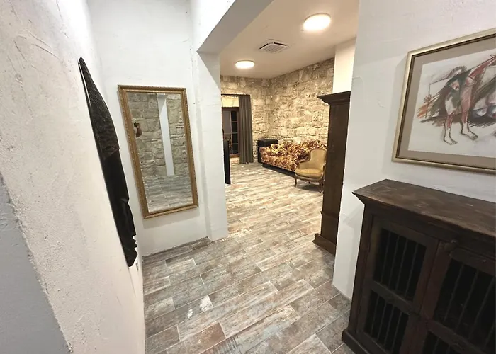 & - Terizis Le Rocher Bulgarevo