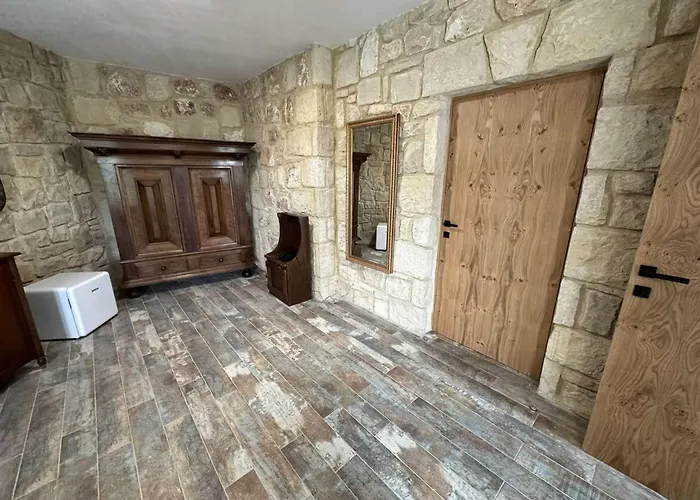 & - Terizis Le Rocher Hotel Bulgarevo