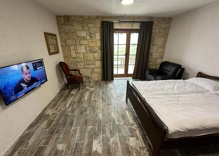 & - Terizis Le Rocher *