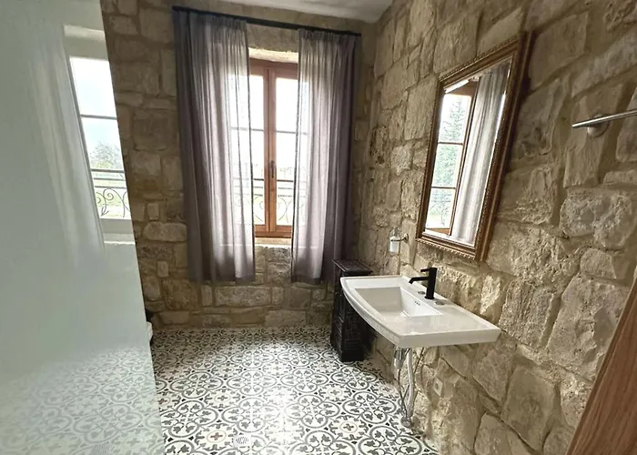 & - Terizis Le Rocher * Bulgarevo