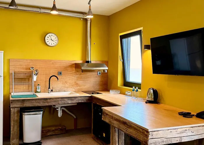 & - Terizis Le Rocher